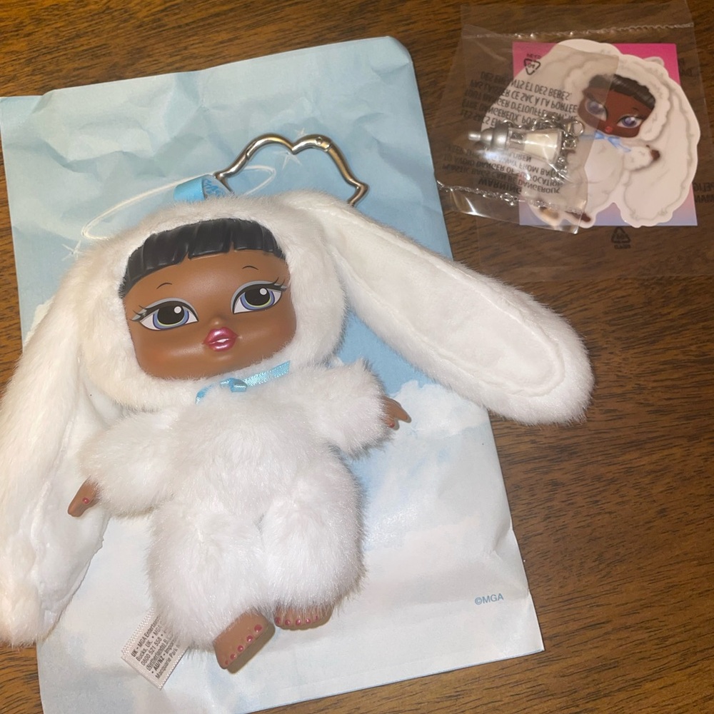 BRATZ BRATZIEZ ICONZ SERIES KEYCHAIN (Sasha)